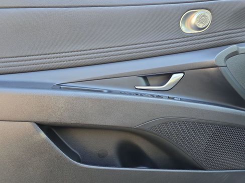 Certified 2023 Hyundai Elantra SEL w/ Convenience Package image 16