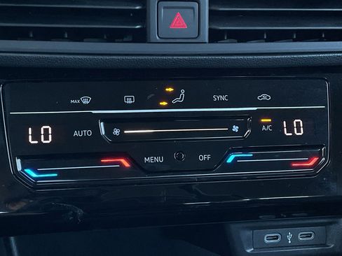 Used 2025 Volkswagen Jetta S image 31