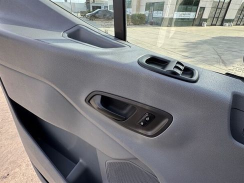 Used 2017 Ford Transit 250 148 Low Roof RWD image 7