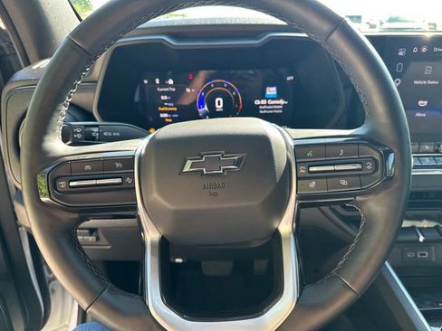 Used 2025 Chevrolet Colorado Trail Boss AWD/4WD image 25