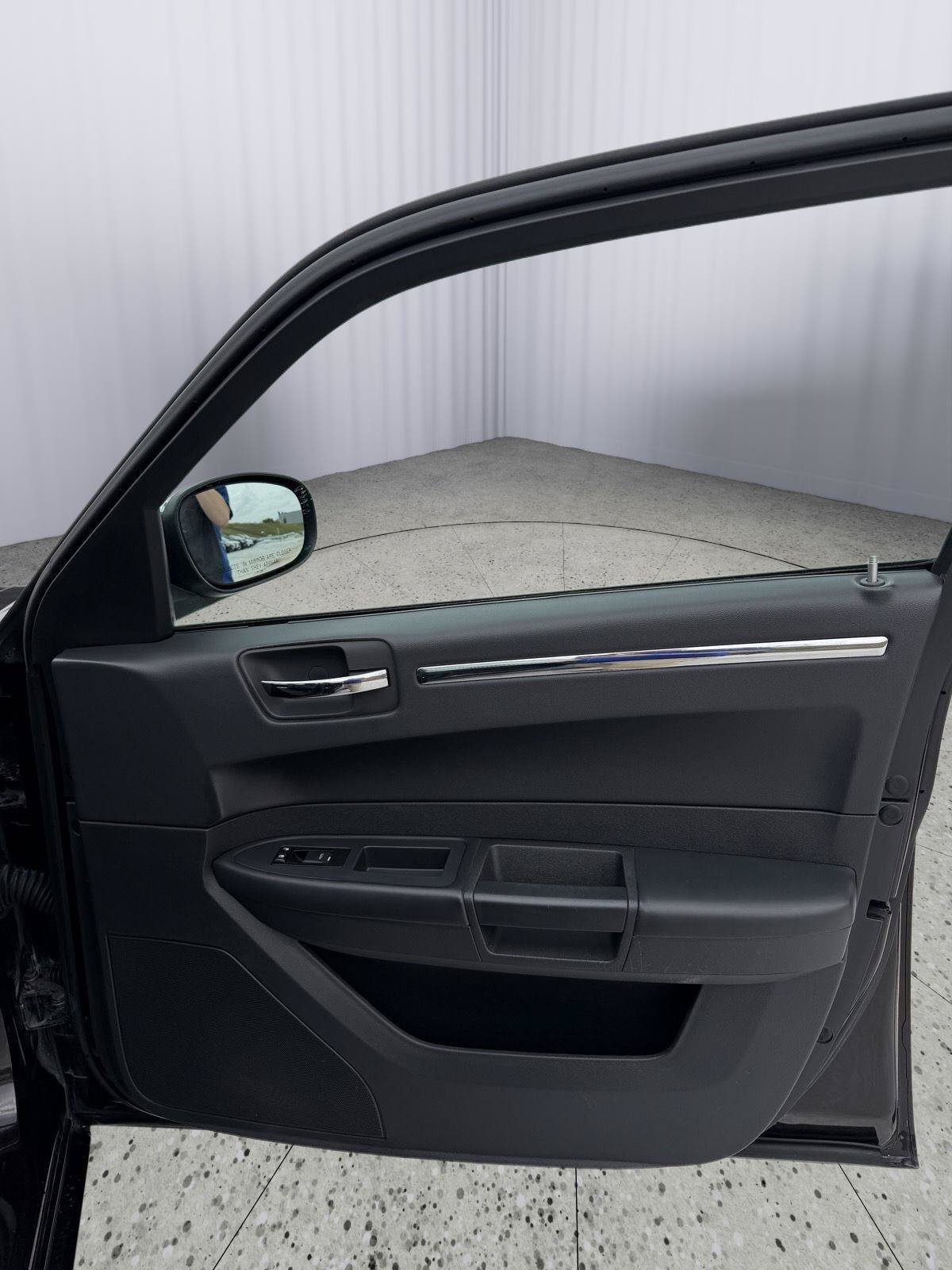 Used 2010 Chrysler 300 Touring AWD/4WD image 25