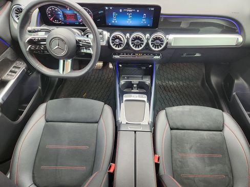 Used 2024 Mercedes-Benz GLB 250 GLB 250 image 25