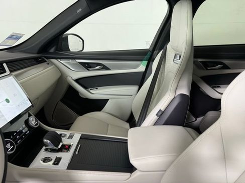 Certified 2026 Jaguar F-PACE R-Dynamic S AWD/4WD image 13