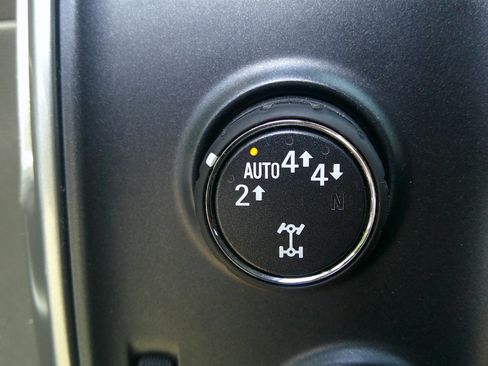 Used 2018 Chevrolet Silverado 1500 LT w/ All Star Edition image 19