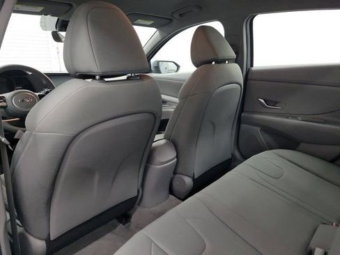 Used 2023 Hyundai Elantra SEL image 13