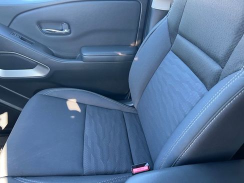 Used 2023 Nissan Frontier SV image 32