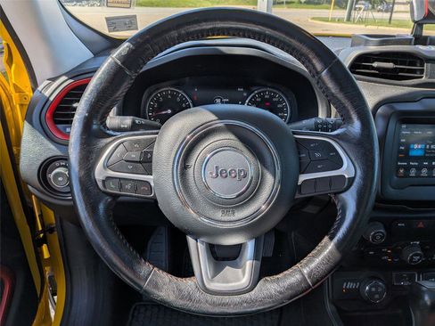 Used 2019 Jeep Renegade Trailhawk w/ LED Lighting Group AWD/4WD image 21