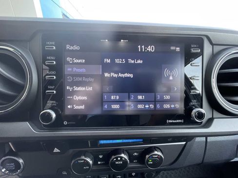 Used 2021 Toyota Tacoma TRD Sport w/ Technology Package image 13