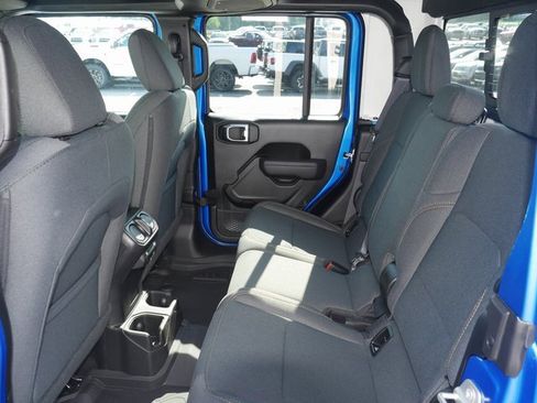 New 2025 Jeep Gladiator Sport image 18