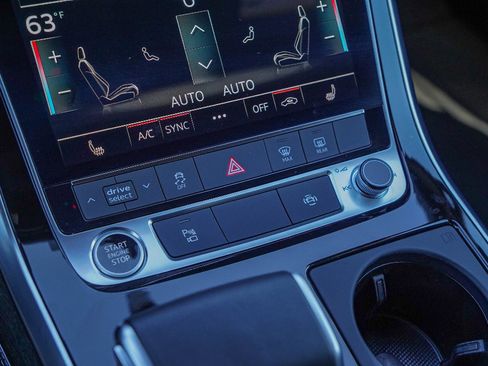 Used 2025 Audi Q7 3.0T Premium Plus w/ Premium Plus Package image 18