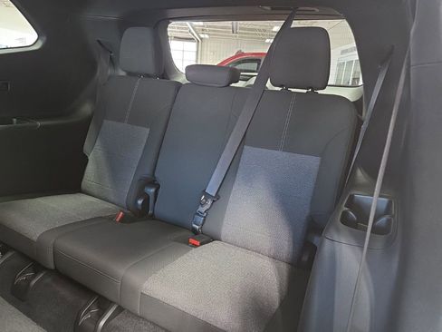 Used 2025 GMC Acadia Elevation image 37