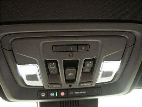 Used 2024 Chevrolet Silverado 2500 ZR2 w/ Technology Package image 26