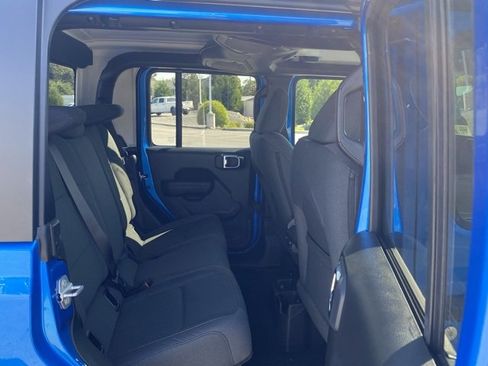 New 2025 Jeep Gladiator Willys image 30