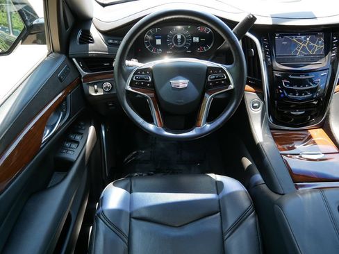 Used 2019 Cadillac Escalade Premium Luxury w/ LPO, Radiant Package AWD/4WD image 12