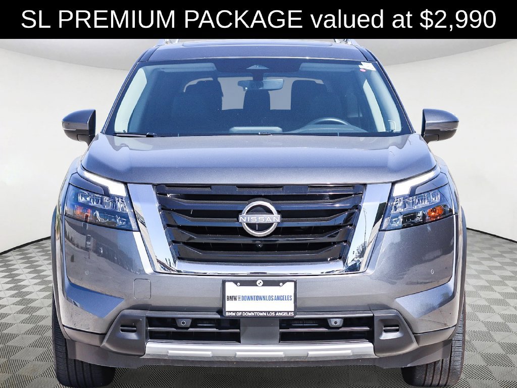 Used 2025 Nissan Pathfinder SL w/ SL Premium Package FWD image 2