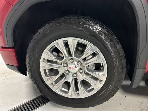 Used 2024 GMC Sierra 1500 Denali w/ Technology Package AWD/4WD image 9