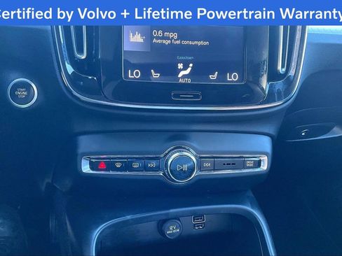 Used 2020 Volvo XC40 T5 Momentum w/ Protection Package Premier image 41