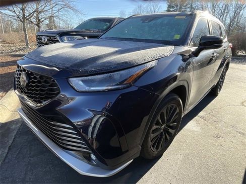 Used 2023 Toyota Highlander XSE image 1