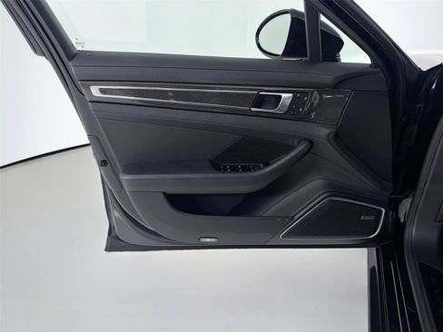 Used 2023 Porsche Panamera Platinum Edition RWD image 6