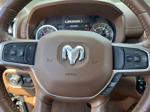 Used 2023 RAM 2500 Laramie AWD/4WD image 18