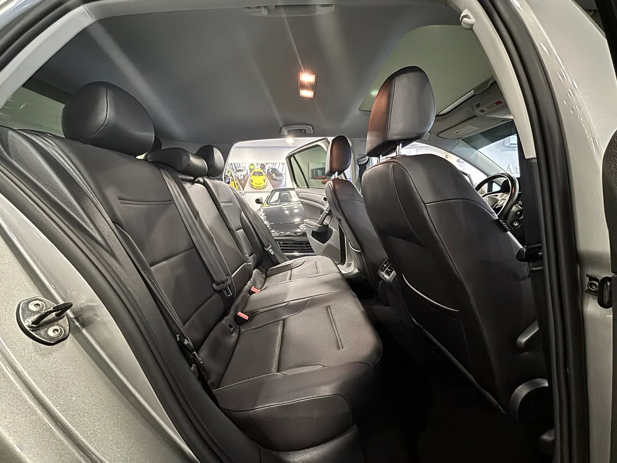 Used 2015 Volkswagen Golf S FWD image 16