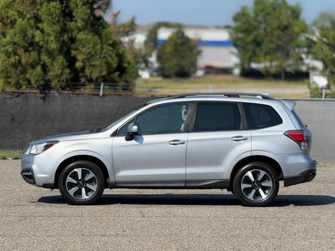 Used 2018 Subaru Forester 2.5i Premium AWD/4WD image 8