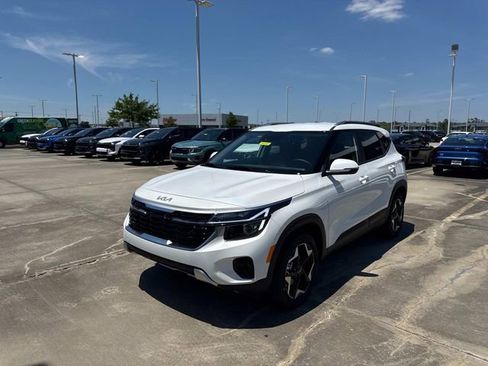 New 2026 Kia Seltos S FWD image 3