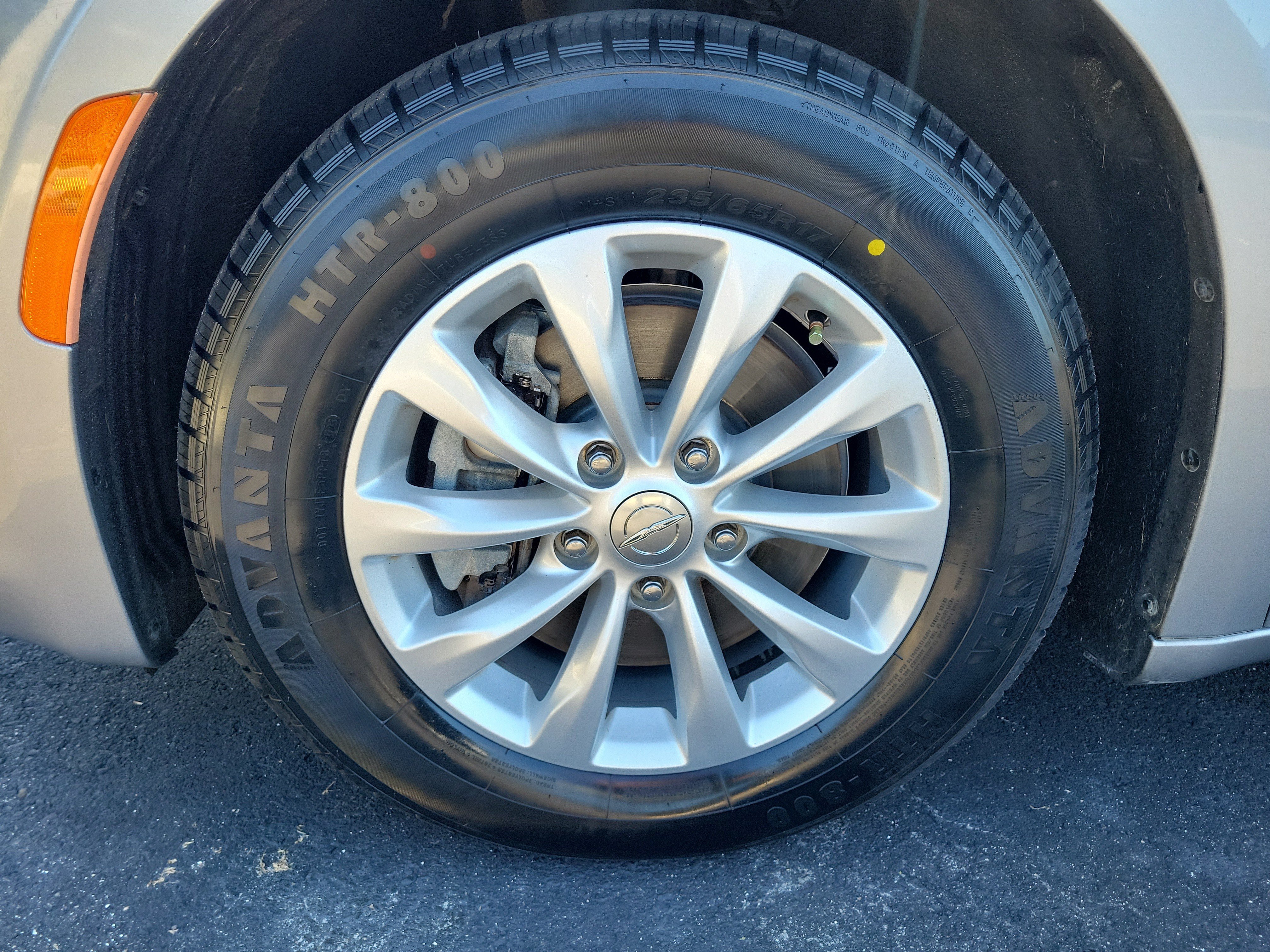 Used 2019 Chrysler Pacifica LX w/ Tire & Wheel Group FWD image 10