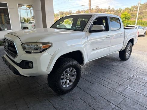 Used 2016 Toyota Tacoma SR5 w/ SR5 Appearance Package (SN) RWD image 3