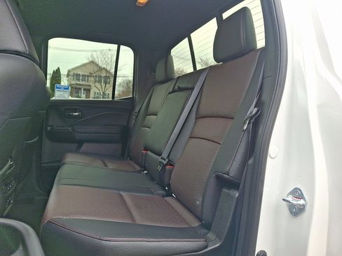 Certified 2025 Honda Ridgeline Black Edition image 11