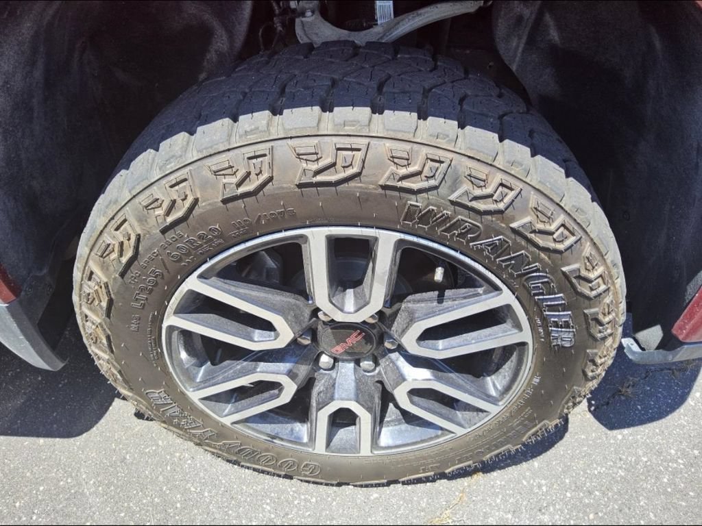 Used 2025 GMC Sierra 1500 AT4 w/ AT4 Premium Package AWD/4WD image 2