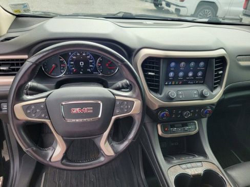 Used 2021 GMC Acadia Denali w/ Denali Technology Package image 11