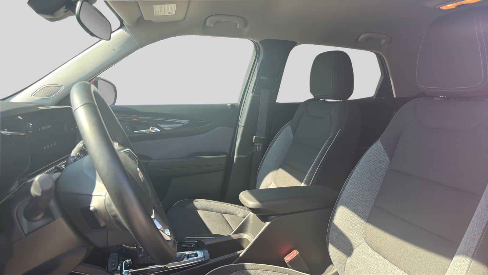 Used 2024 Chevrolet TrailBlazer LT w/ LT Cold Weather Package FWD image 16
