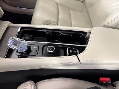 Used 2024 Volvo XC90 T8 Ultimate w/ Protection Package Premier AWD/4WD image 44