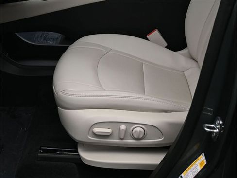 Used 2022 Buick Enclave Essence w/ Trailering Package, 5000 lbs. image 11