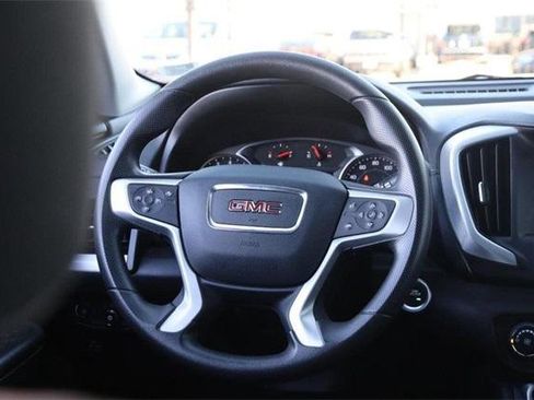 Used 2024 GMC Terrain SLE image 22