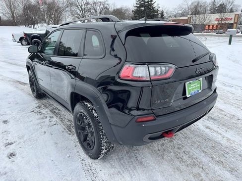Used 2019 Jeep Cherokee Trailhawk image 5