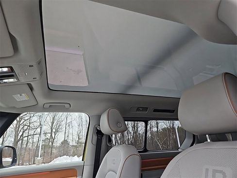 New 2025 Volkswagen ID. Buzz 1st Edition image 7