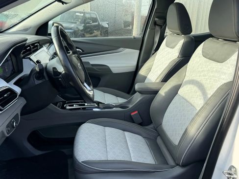 Used 2022 Chevrolet Bolt EUV Premier w/ Sun & Sound Package image 10