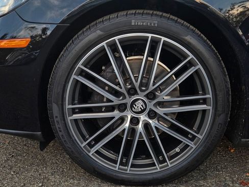 Used 2022 Porsche Panamera 4 w/ Premium Package image 9