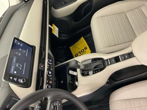Used 2027 Honda HR-V LX image 21