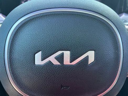 Used 2022 Kia Sorento SX FWD image 29