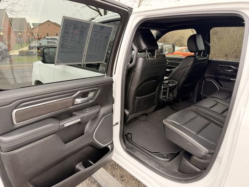 Used 2023 RAM 1500 Laramie image 12
