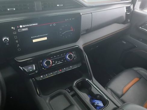 Used 2025 GMC Sierra 2500 AT4 w/ Technology Package image 28