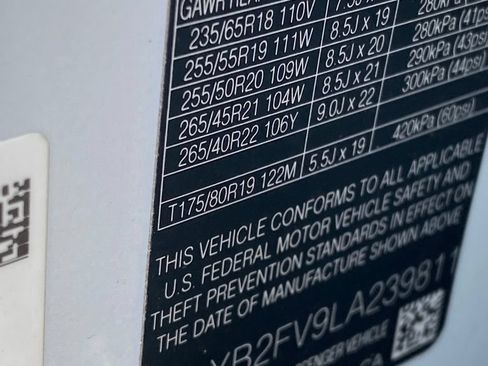 Used 2020 Land Rover Range Rover Velar S AWD/4WD image 31