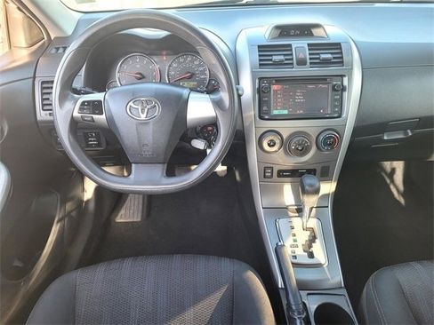 Used 2013 Toyota Corolla image 14