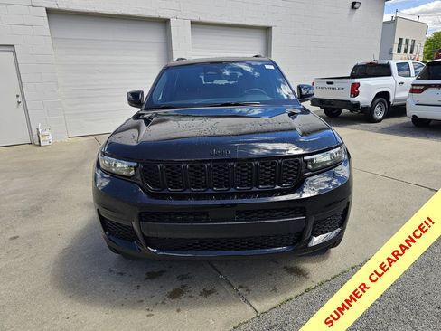 New 2025 Jeep Grand Cherokee L Altitude image 8