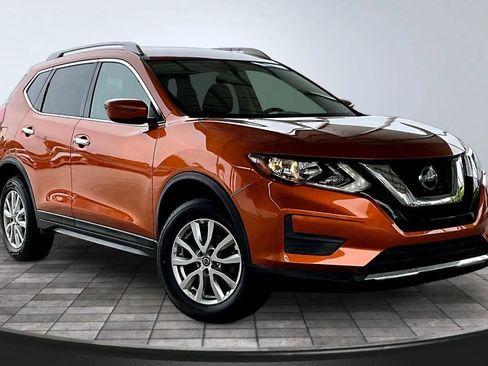 Used 2019 Nissan Rogue SV AWD/4WD image 3
