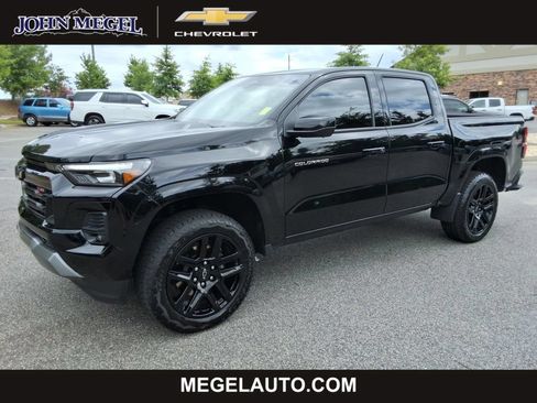Certified 2025 Chevrolet Colorado Z71 w/ Technology Package AWD/4WD image 1