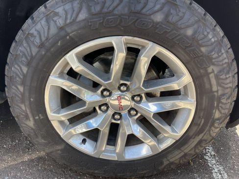 Used 2019 GMC Sierra 1500 SLT w/ SLT Premium Plus Package AWD/4WD image 4
